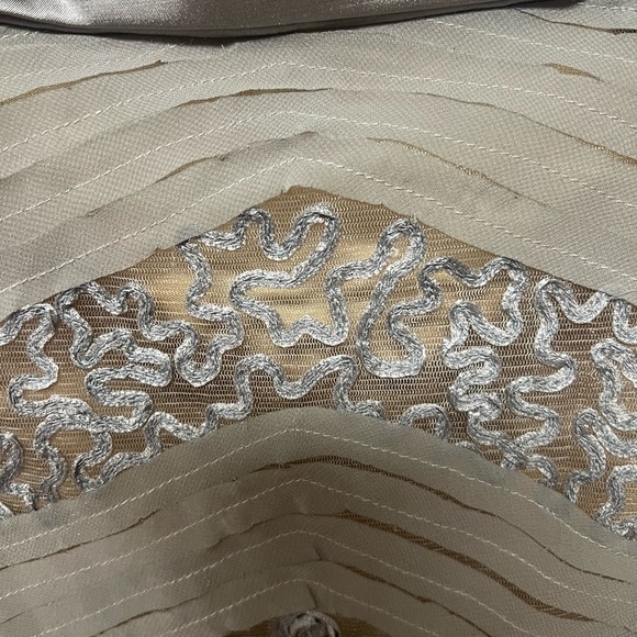 SUE WONG NOCTURNE STRAPLESS BEADED DRESS. SIZE 8.  PLATNIUM GOLD - Picture 8 of 14